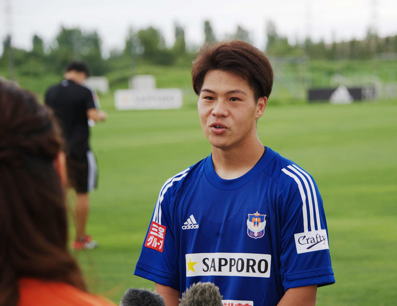 「新潟に必要な選手になりたい」と意気込みを語った中島