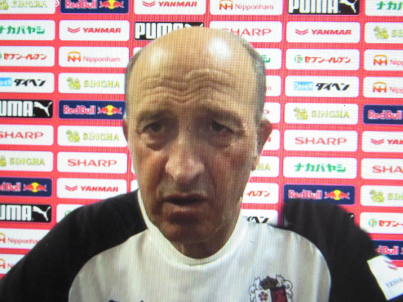 練習後、オンラインで取材に応じたC大阪ロティーナ監督（C）CEREZO　OSAKA