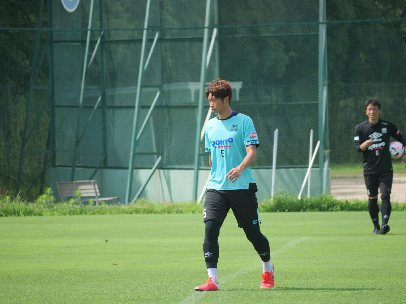 川崎Fとの大一番へ調整するG大阪DF三浦（C）GAMBAOSAKA