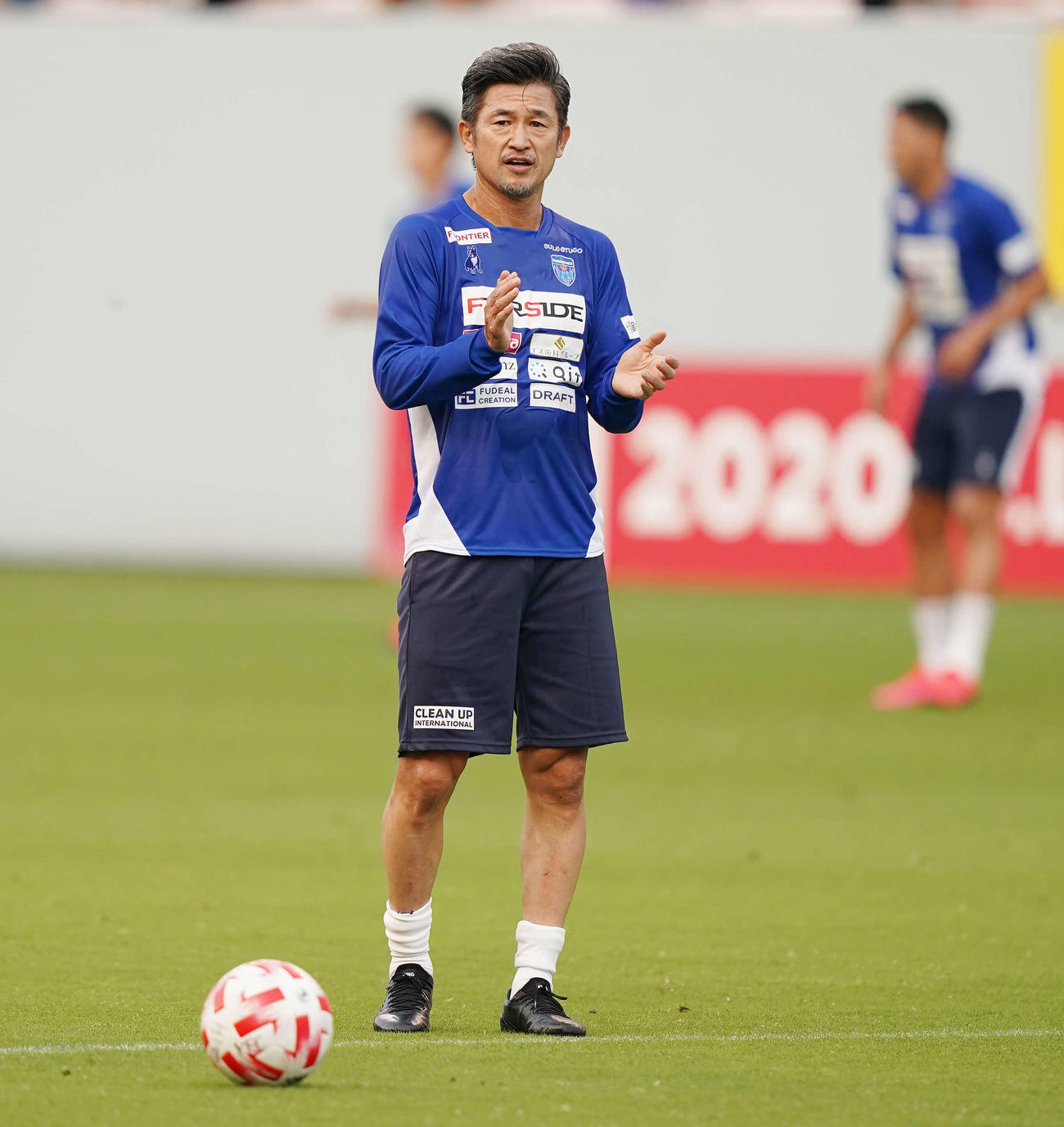 鳥栖対横浜FC　試合前練習に臨む横浜FC・FWカズ（撮影・江口和貴）