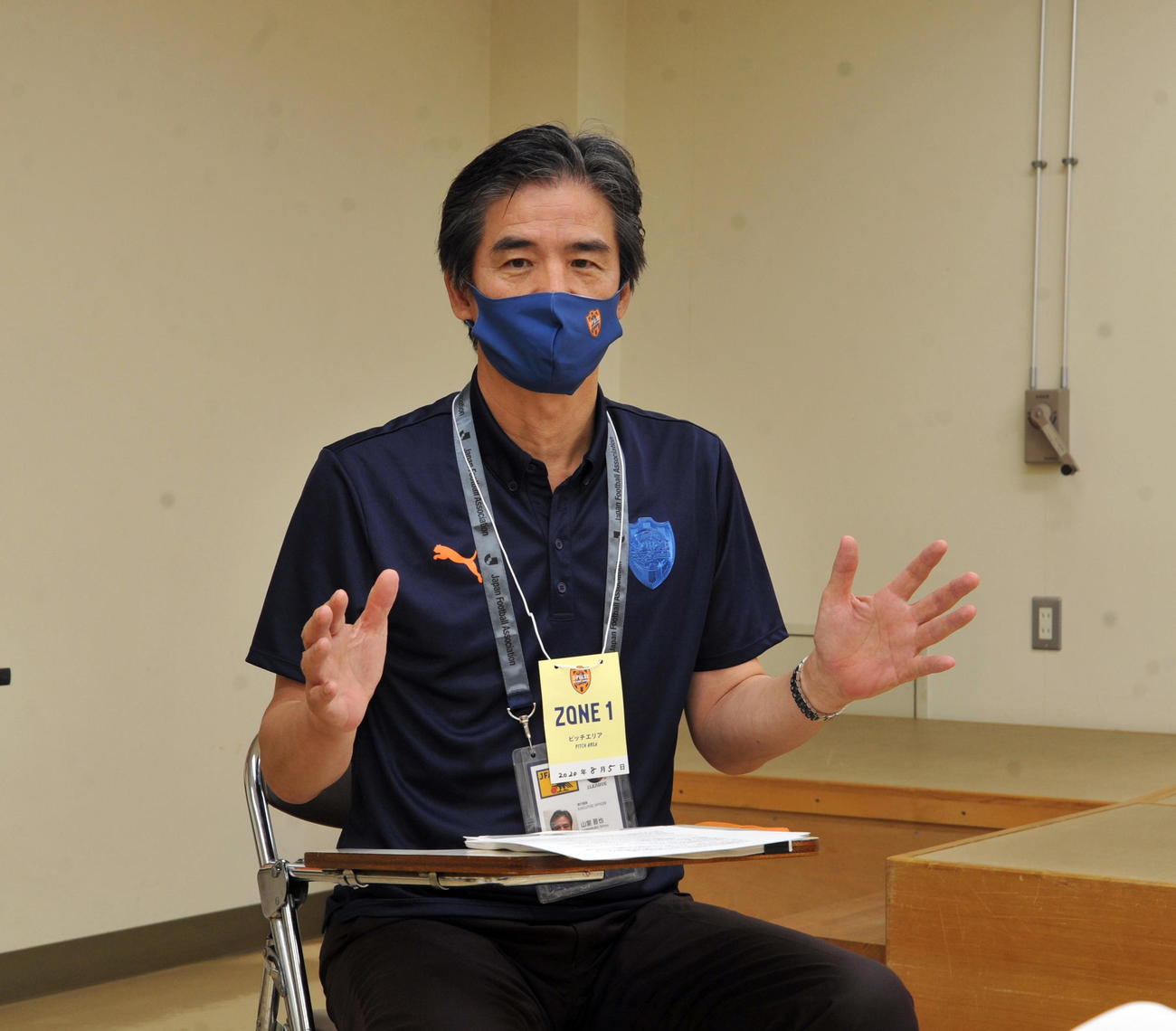 取材に応じた清水山室社長