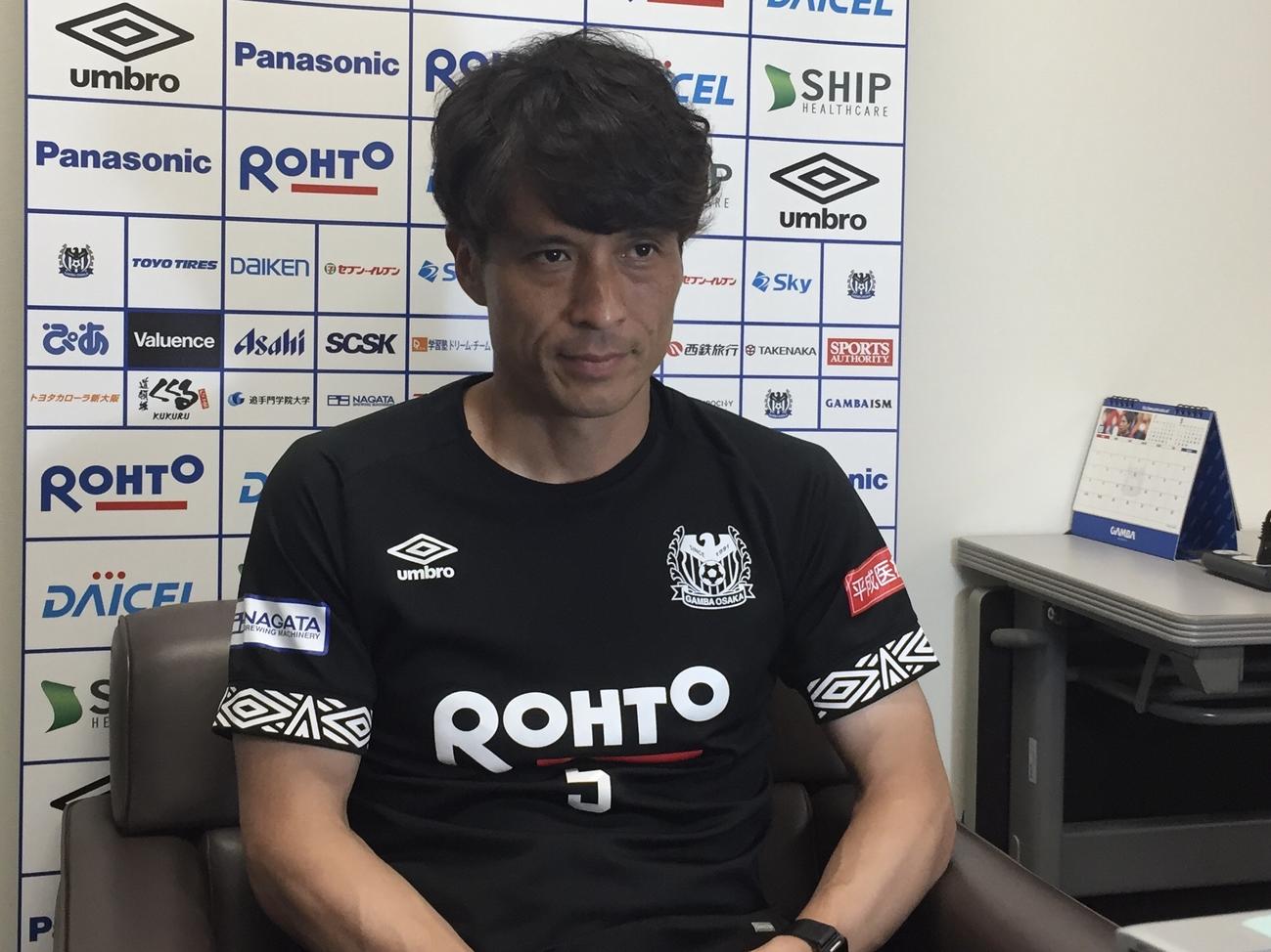 17歳FW唐山について語るG大阪宮本監督（C）GAMBA　OSAKA