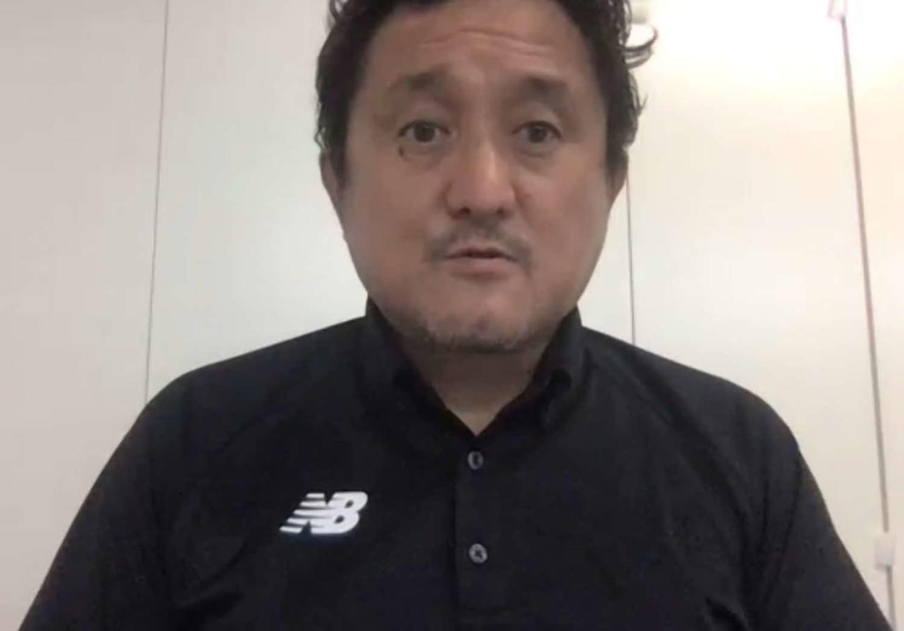 オンラインで合同会見を行うJ1鳥栖の竹原稔社長