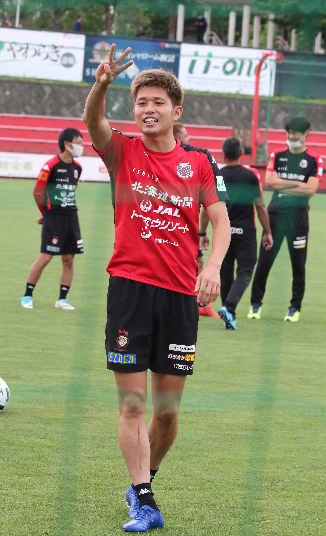 川崎F戦に向けて汗を流す札幌DF進藤（撮影・浅水友輝）