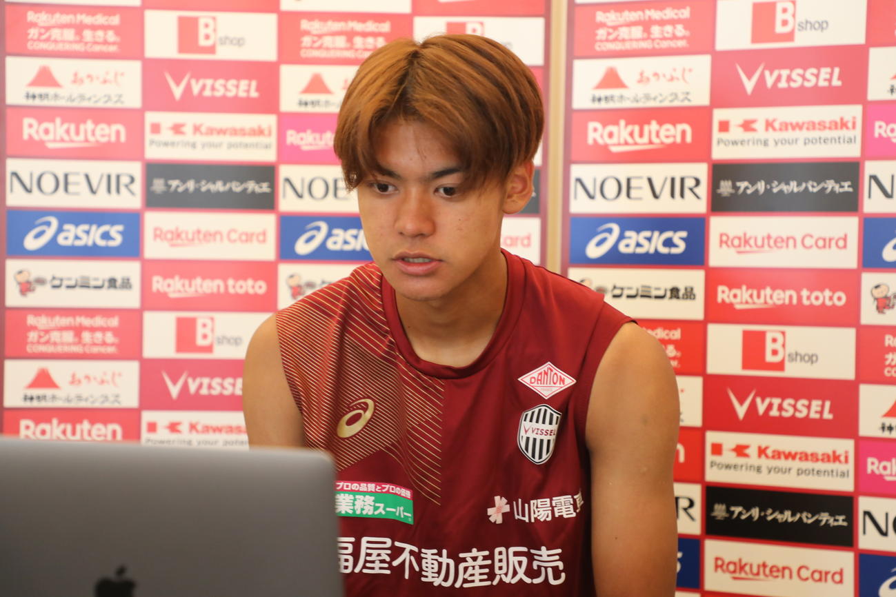 取材に応じる神戸FW小田（C）VISSELKOBE