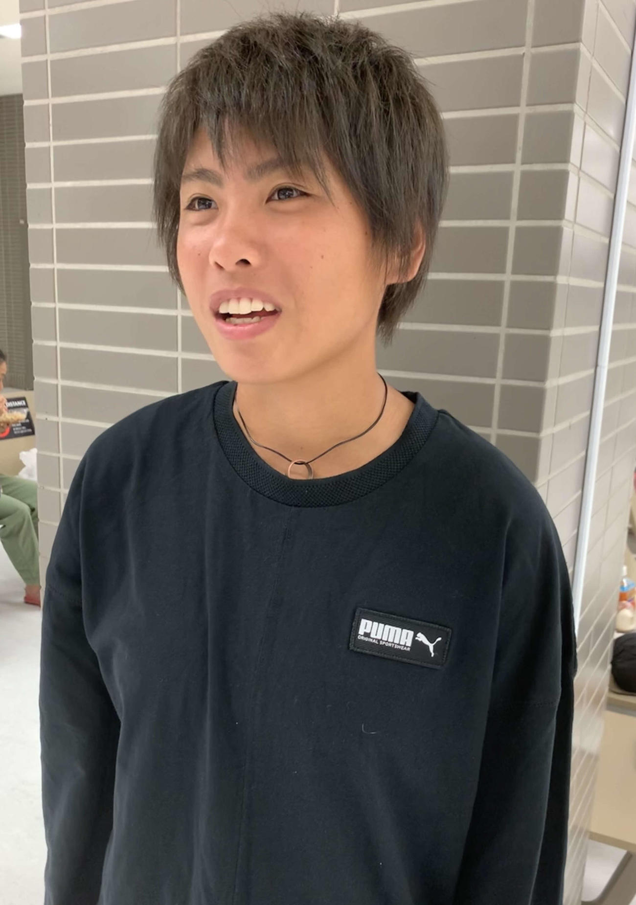 ブラジル出国にあたり、意気込みを語るアバイ・キンダーマンのMF藤尾きらら