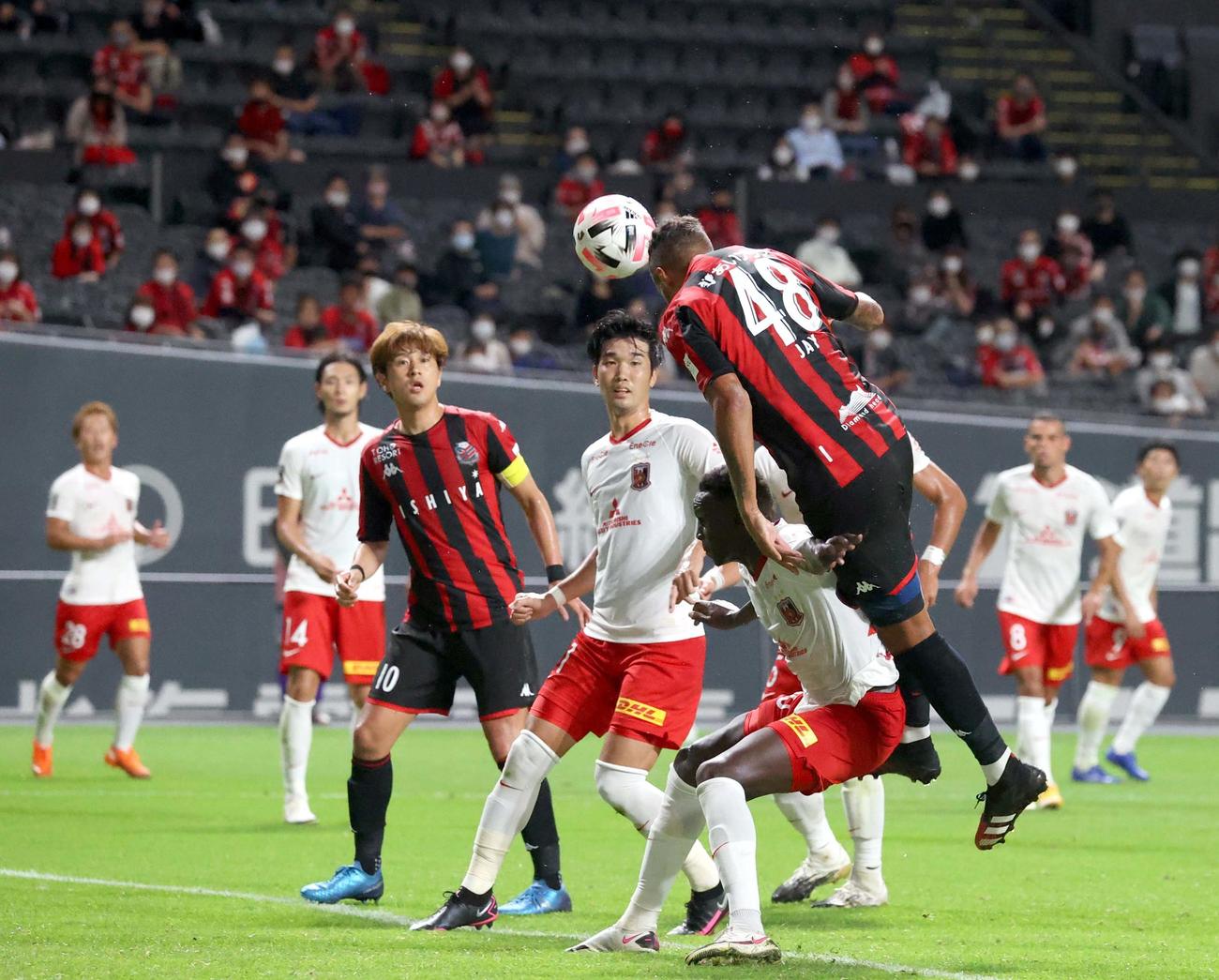 札幌対浦和　前半35分、同点ゴールを決める札幌FWジェイ（撮影・佐藤翔太）
