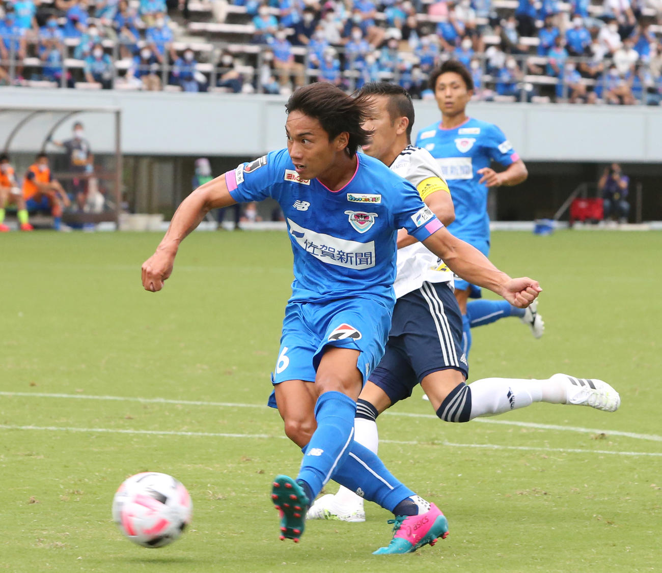 鳥栖対横浜　前半21分、ゴールを決める鳥栖FW林大地（撮影・菊川光一）