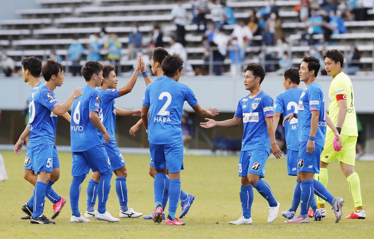 FC東京に快勝した鳥栖イレブン（共同）