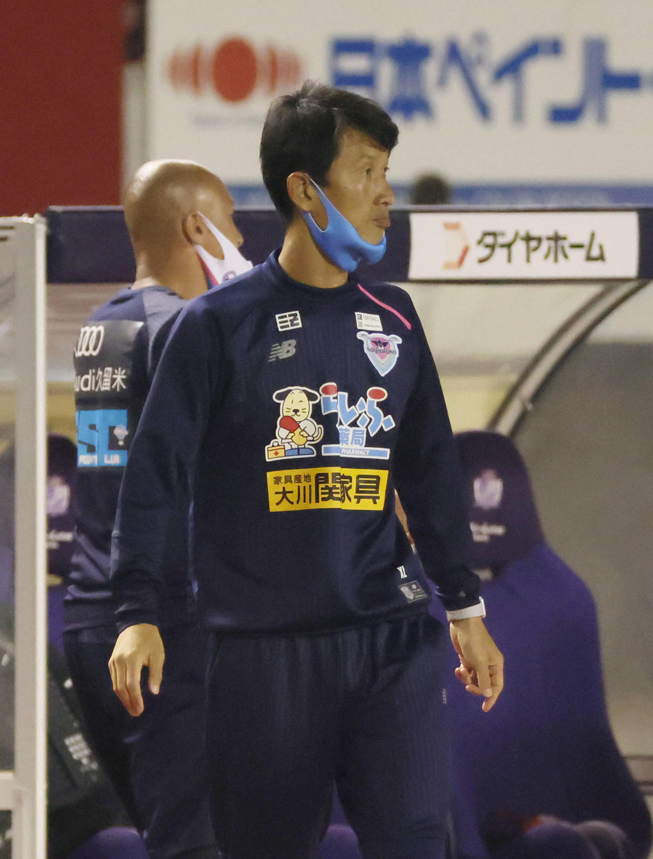 広島対鳥栖、後半、鳥栖・金明輝監督（撮影・加藤孝規）
