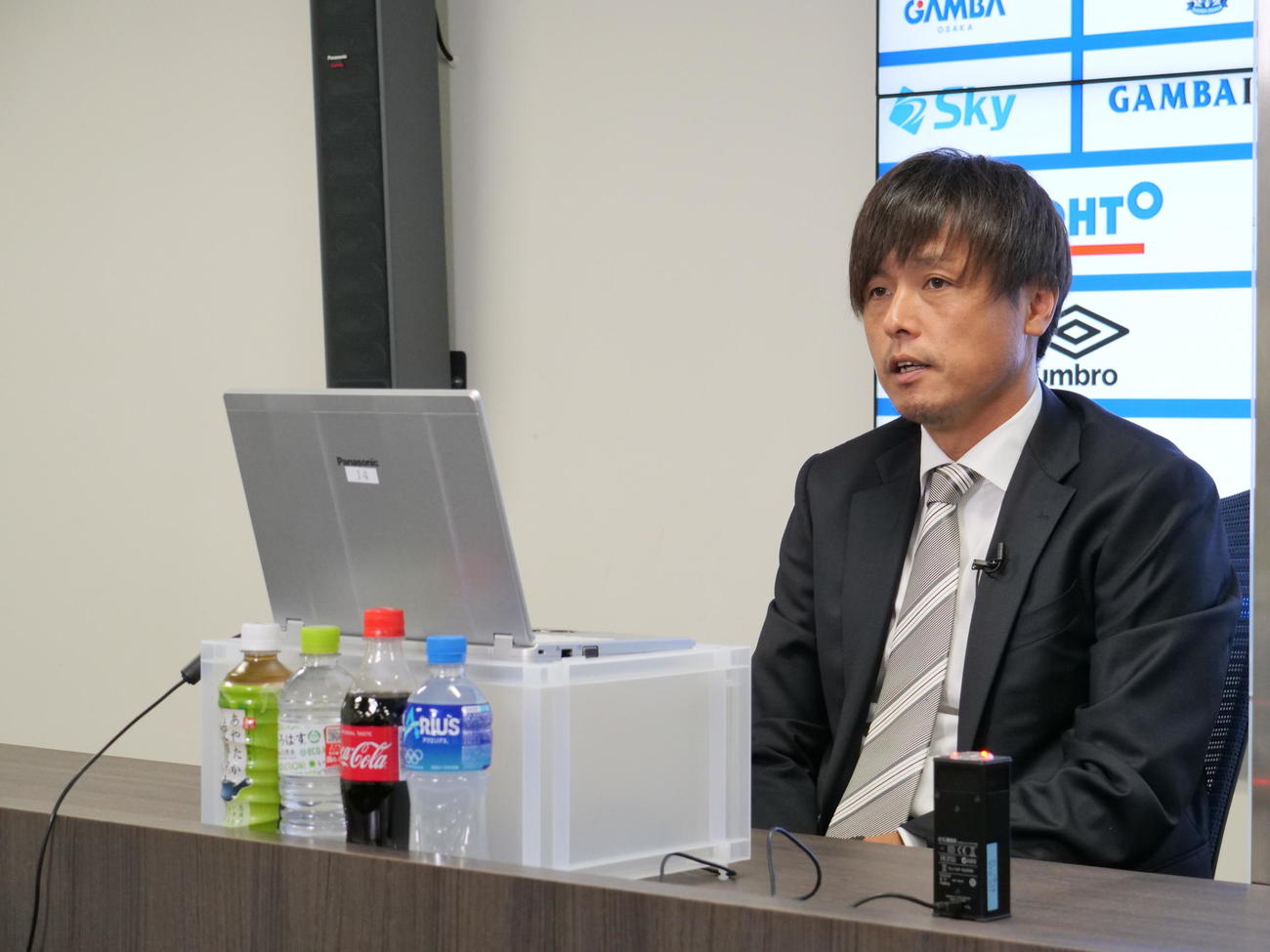 移籍会見を行うG大阪MF遠藤（C）GAMBA OSAKA