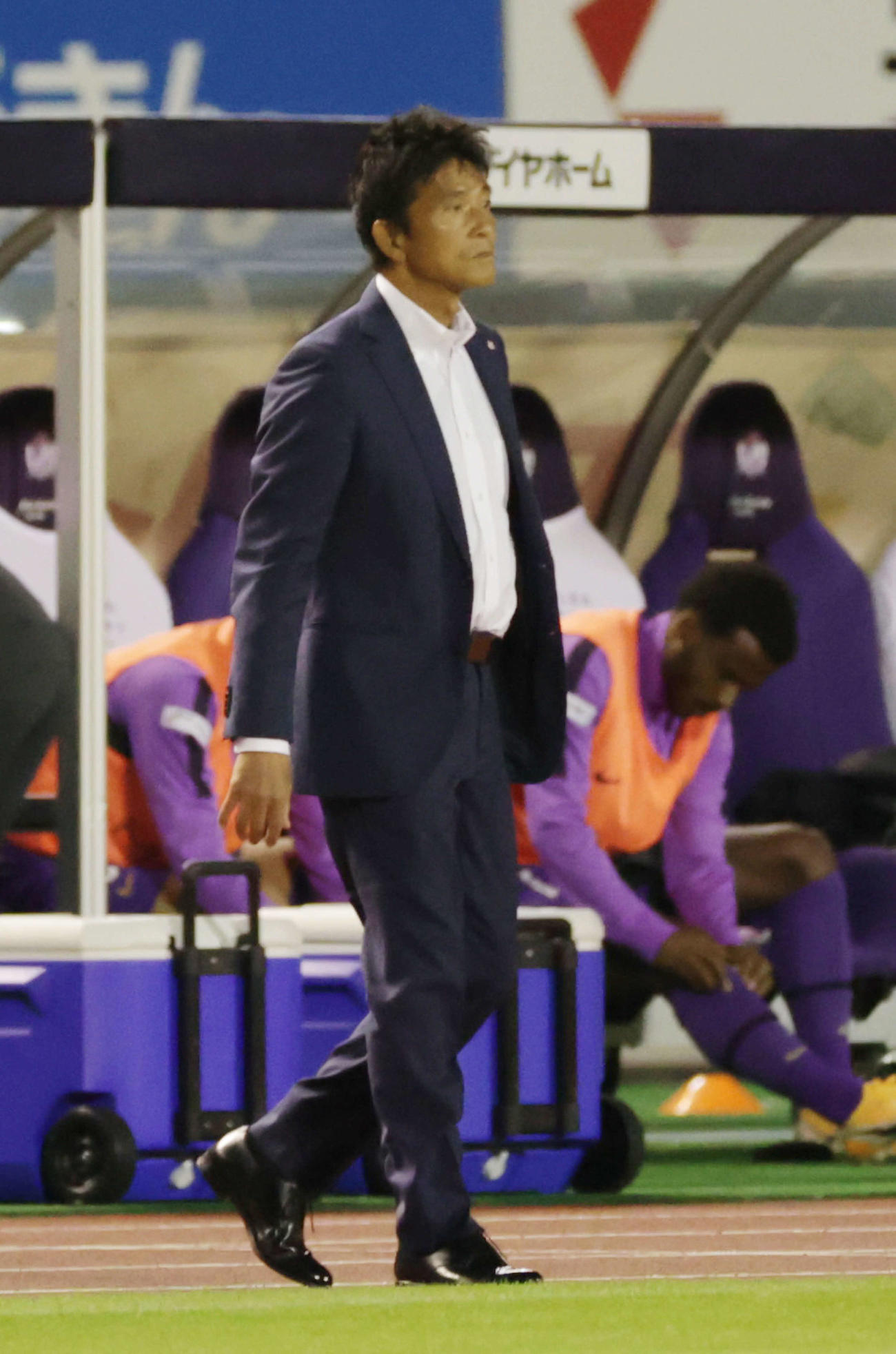 広島対川崎F、後半、広島・城福浩監督（（撮影・加藤孝規）