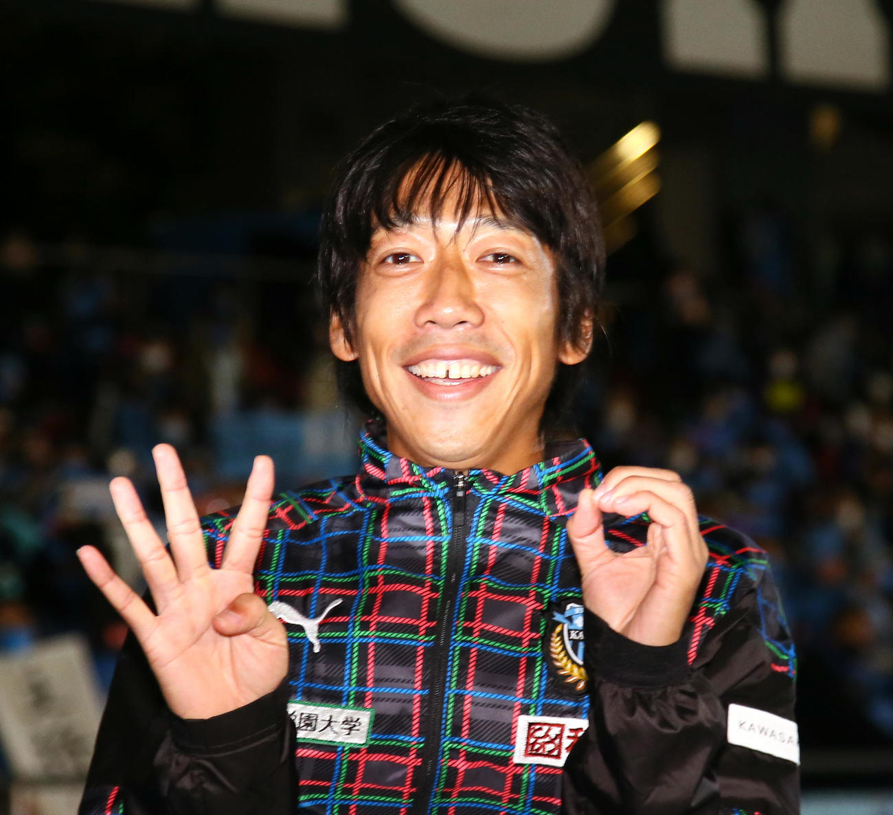 川崎F対東京　この日40歳の誕生日を迎えた川崎F・MF中村は自らのゴールで勝利し笑顔を見せる（撮影・足立雅史）