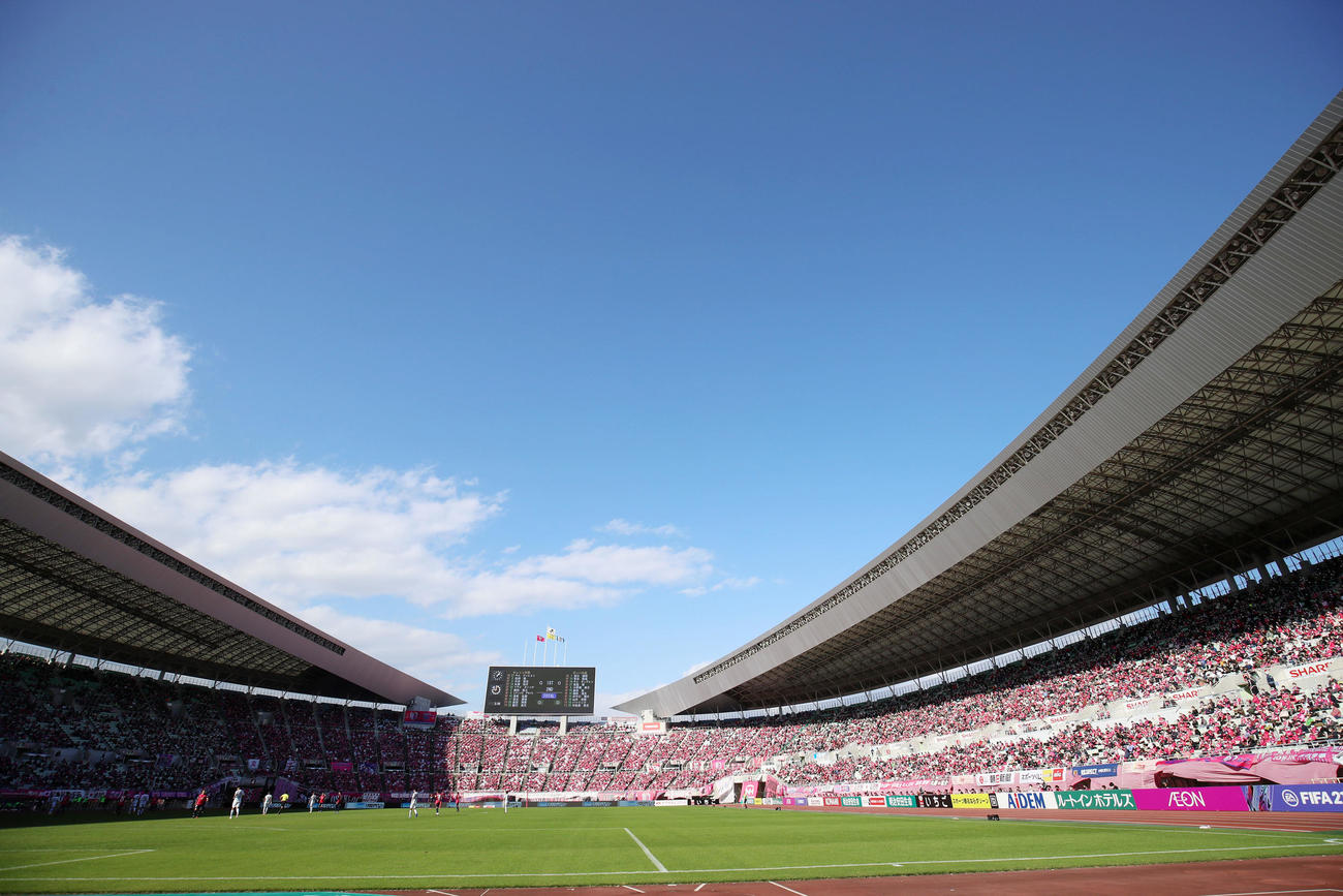 C大阪対G大阪　大阪ダービーとあって多くのサポーターがスタジムへ観戦に訪れた（撮影・加藤哉）