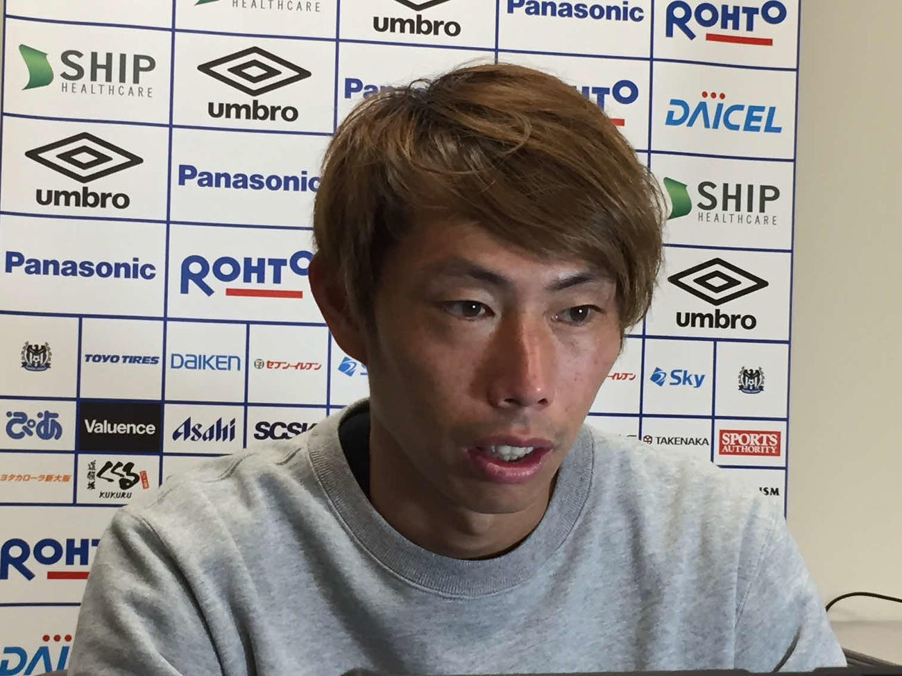 取材対応するG大阪東口（C）GAMBAOSAKA