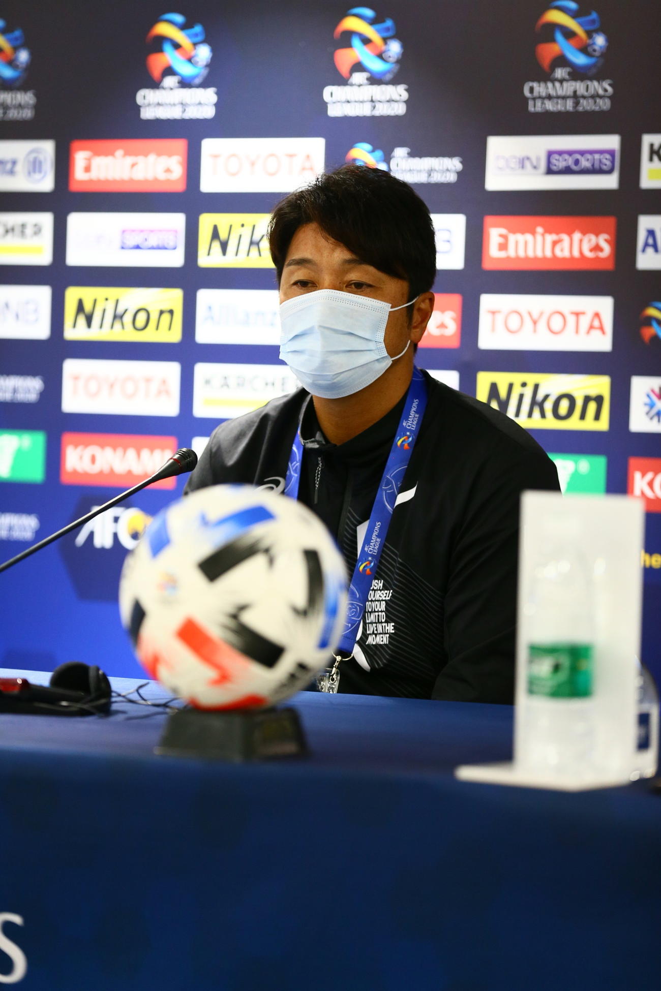 ACLの公式会見に臨む神戸三浦監督（C）VISSELKOBE