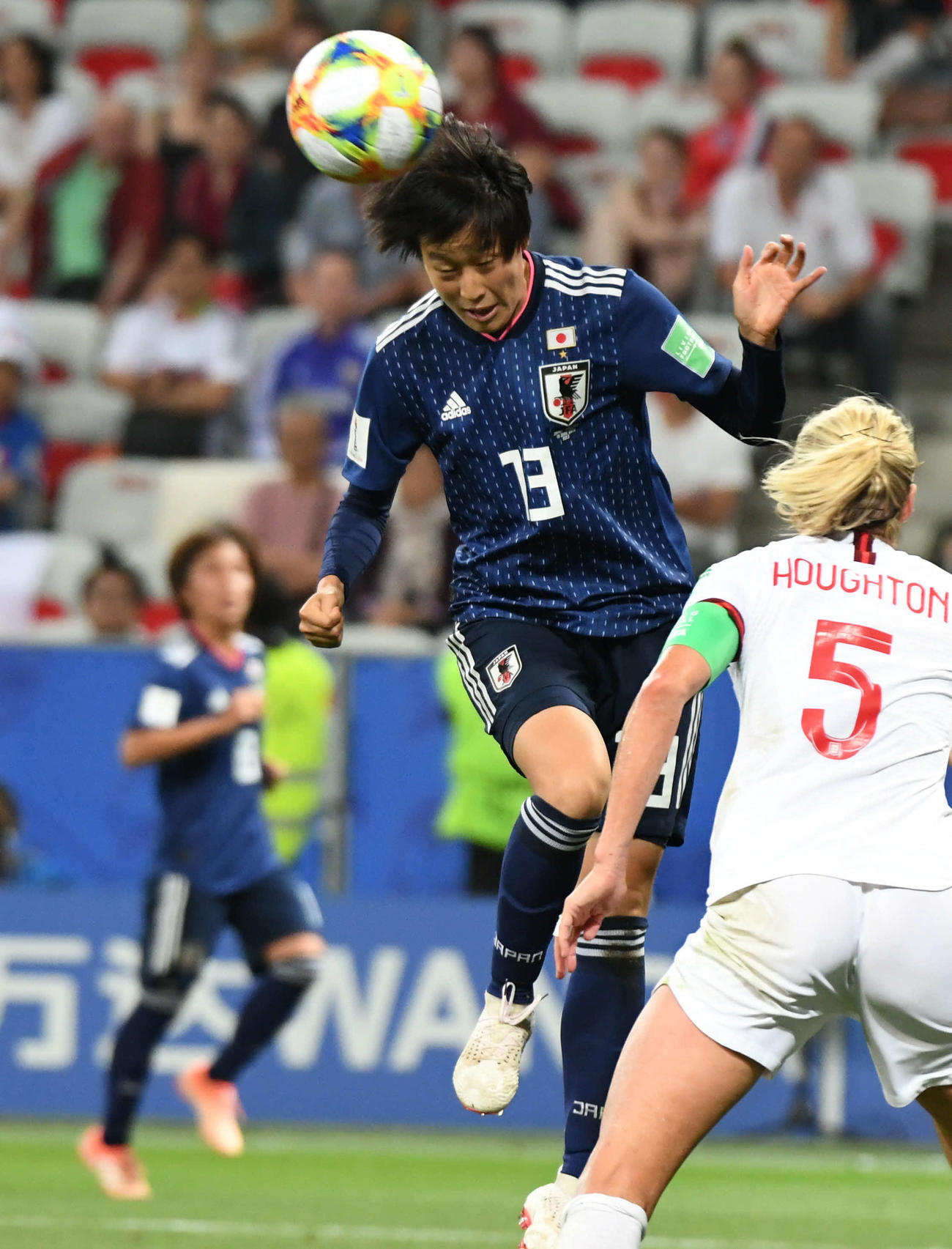 日本対イングランド　後半、ヘディングシュートを放つ宝田（2019年6月19日撮影）
