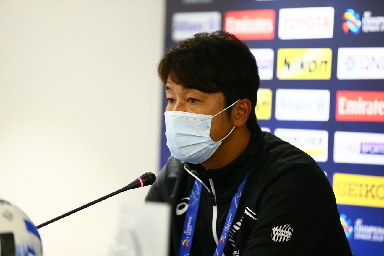 ACLの公式会見に臨む神戸三浦監督（C）VISSEL　KOBE