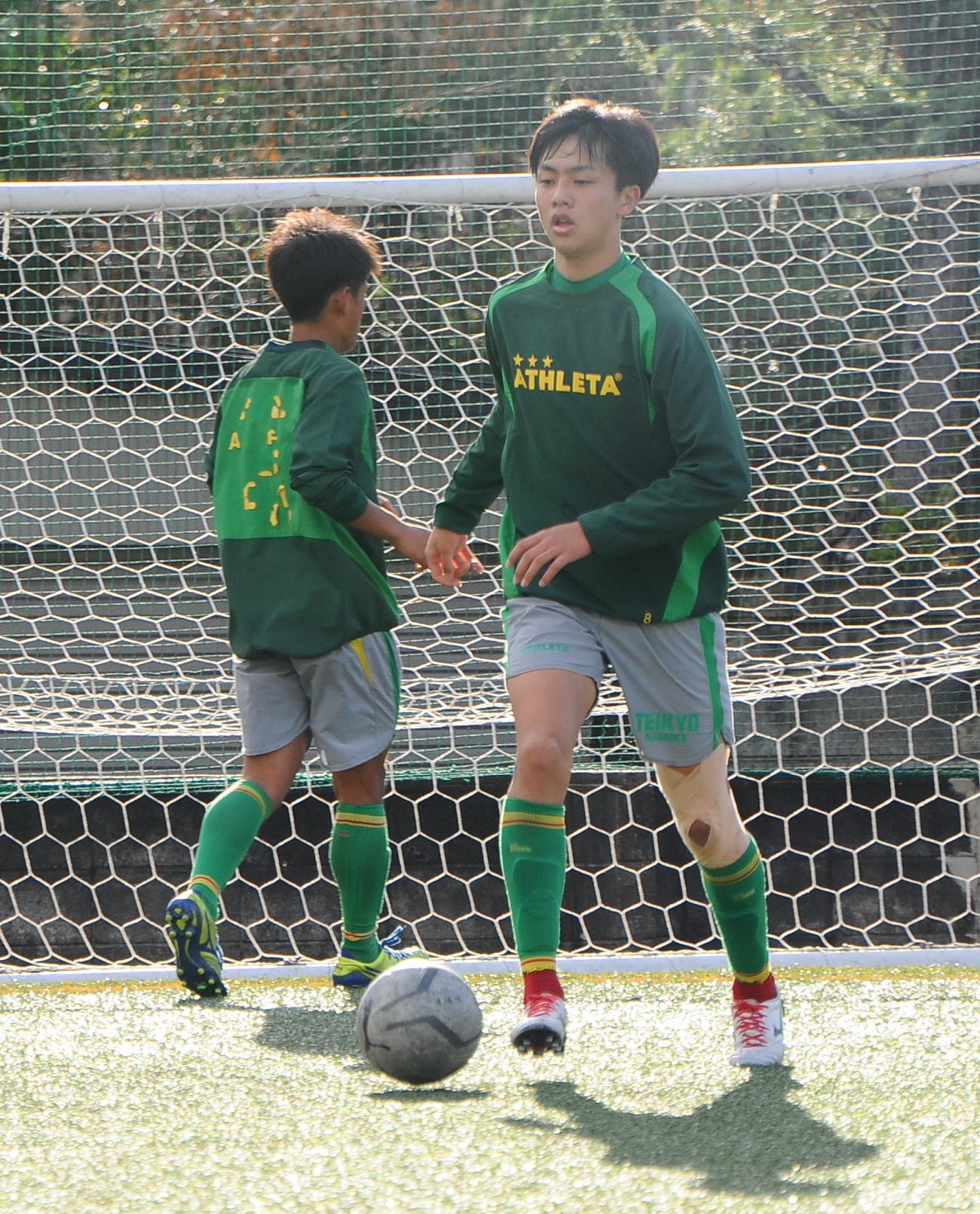 練習する帝京長岡DF松村