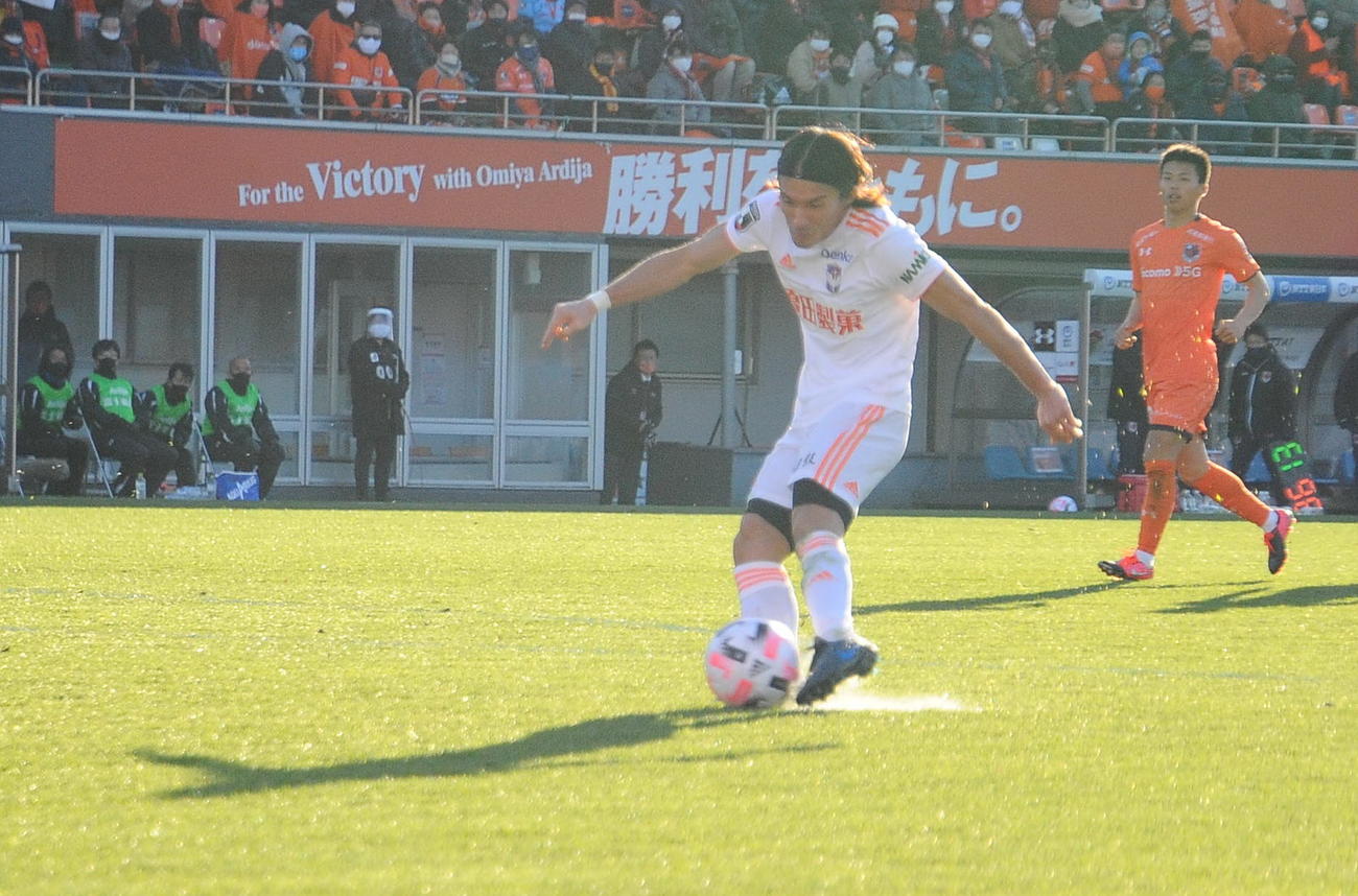 後半10分、シュートを放つ新潟FW田中
