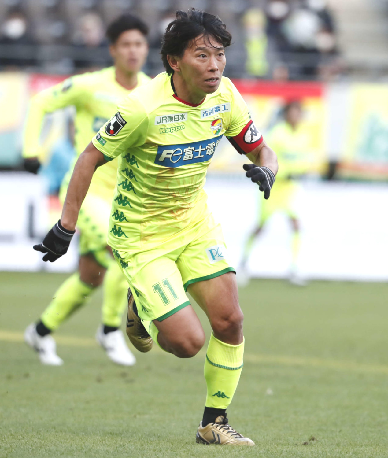 現役最後の試合でプレーする千葉佐藤（クラブ提供）