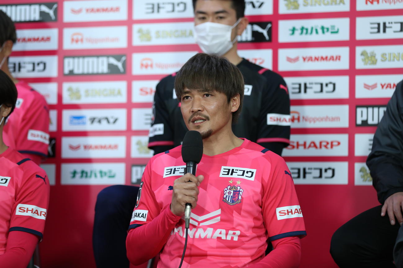 15年ぶりのC大阪復帰となったFW大久保は会見で目標を語る(C)CEREZOOSAKA