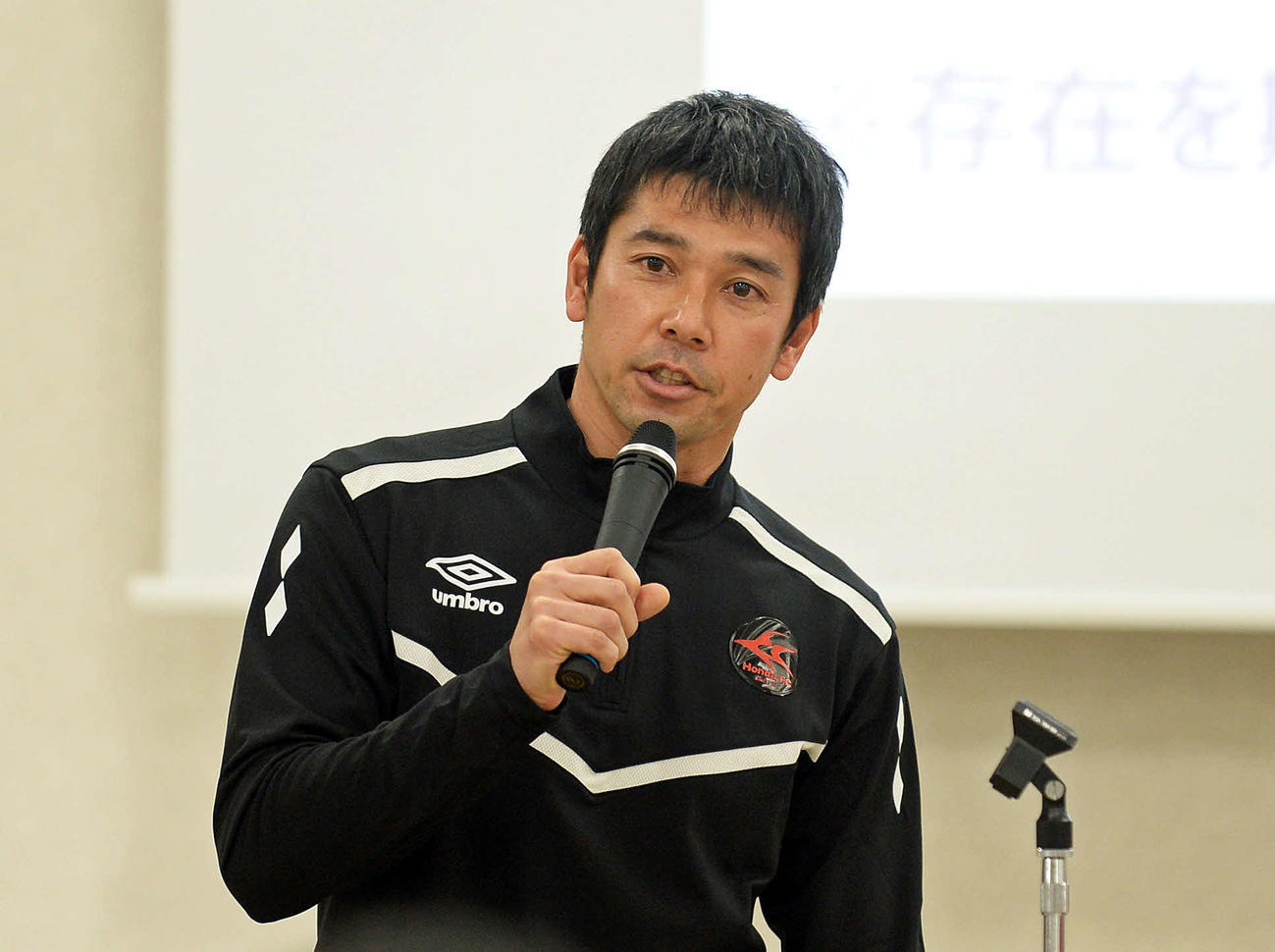 今季に懸ける思いを語るホンダFCの安部監督