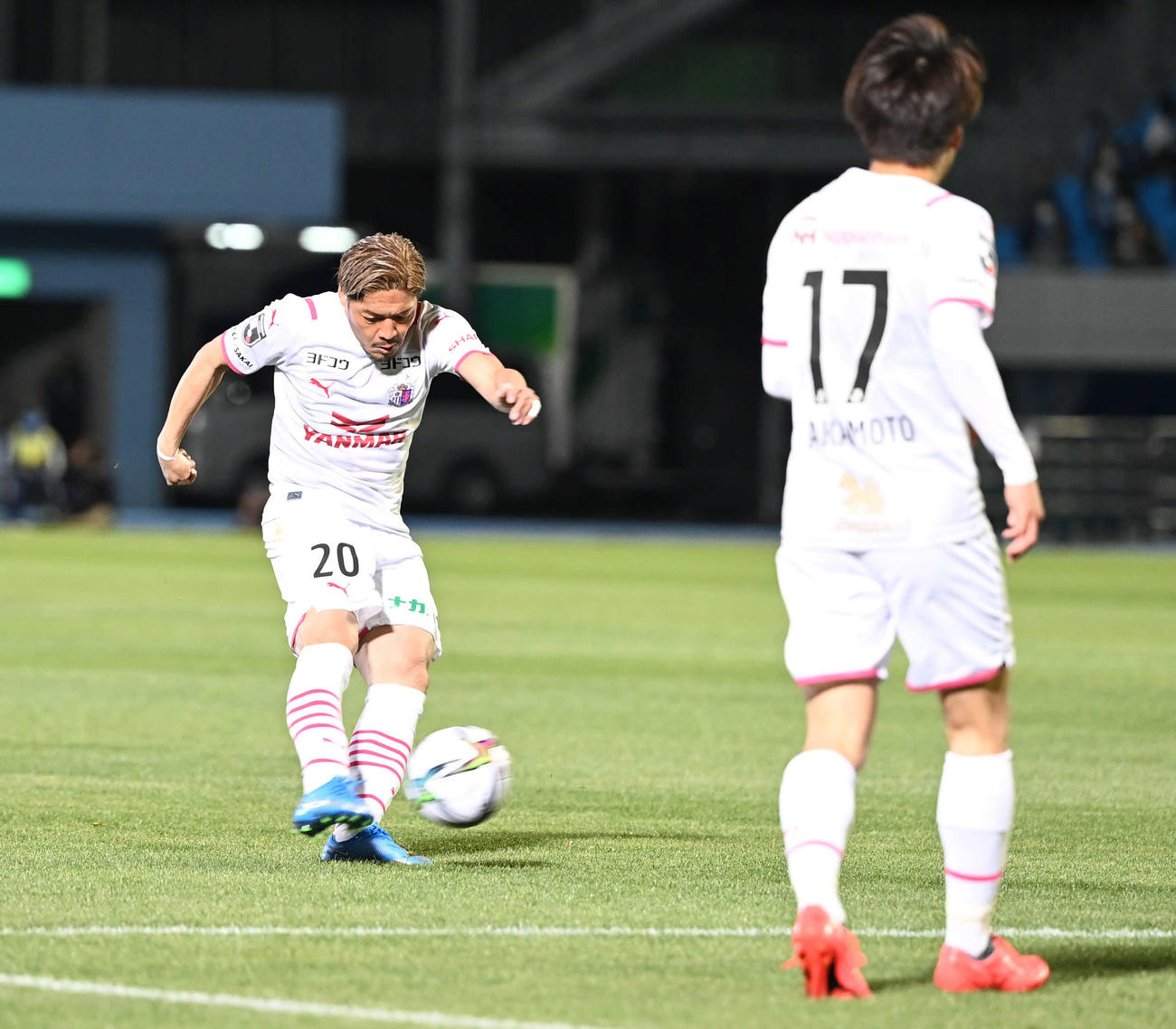 川崎F対C大阪　前半、先制点を奪うC大阪FW大久保（撮影・山崎安昭）