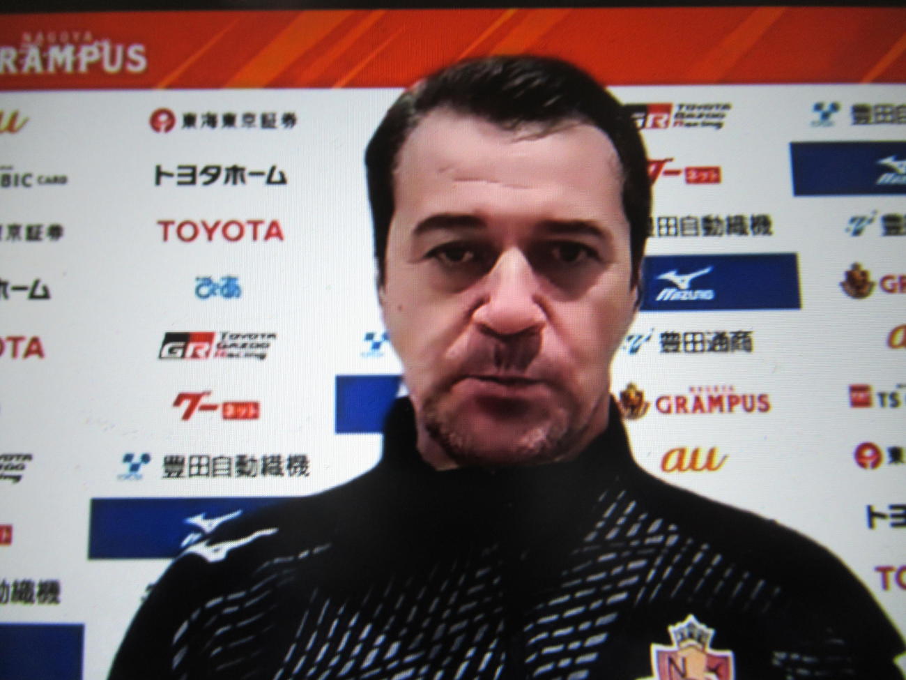オンラインでの会見に臨んだ名古屋フィッカデンティ監督（C）N.G.E.