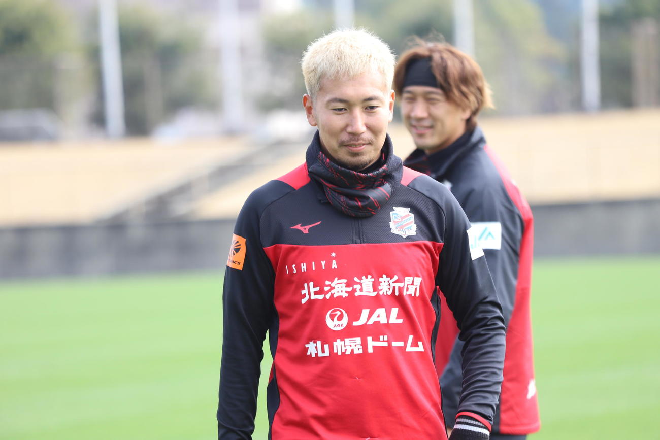 広島戦に向けて練習する札幌DF福森（クラブ提供）