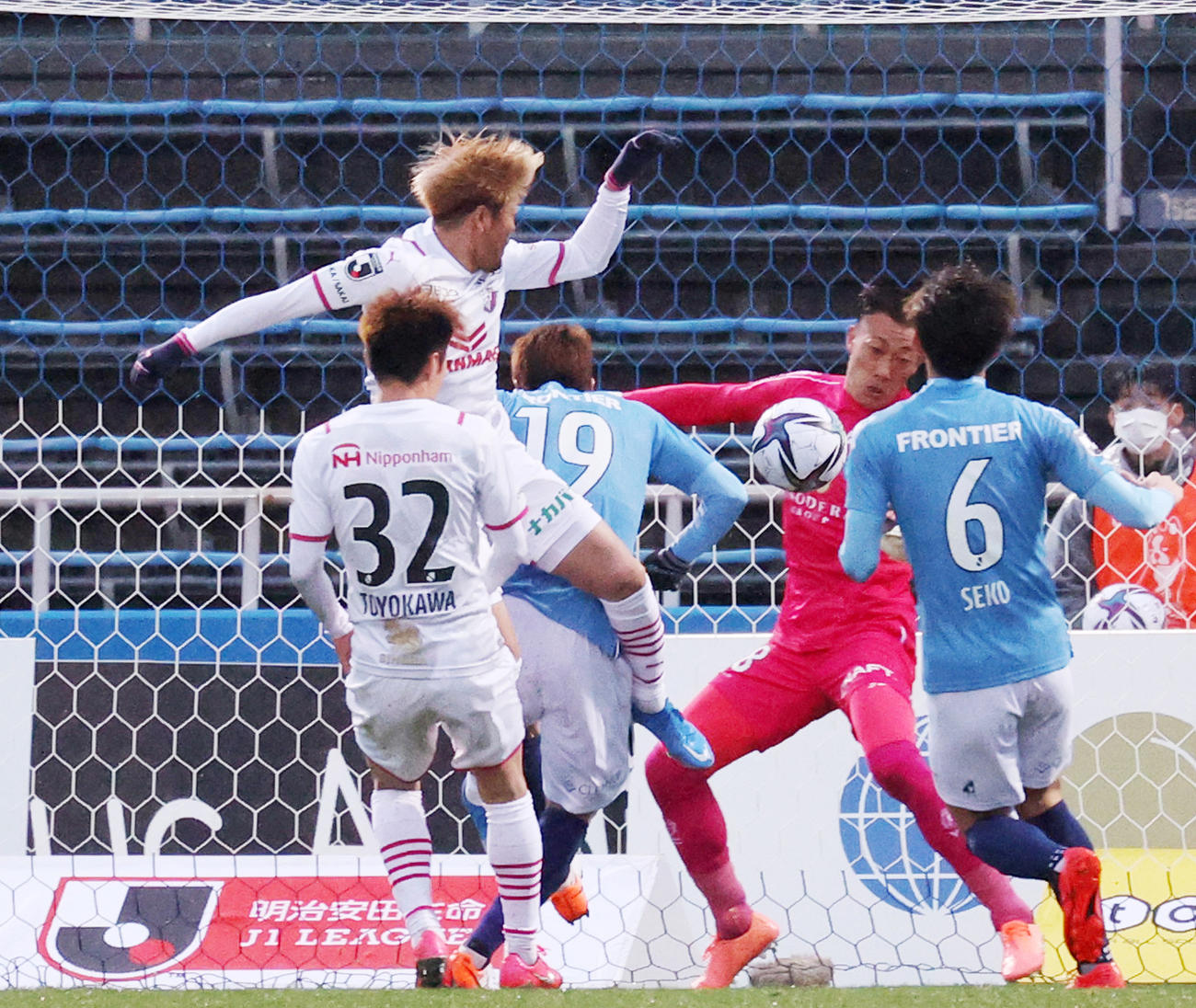 後半、ゴールを決めるC大阪FW大久保（撮影・野上伸悟）