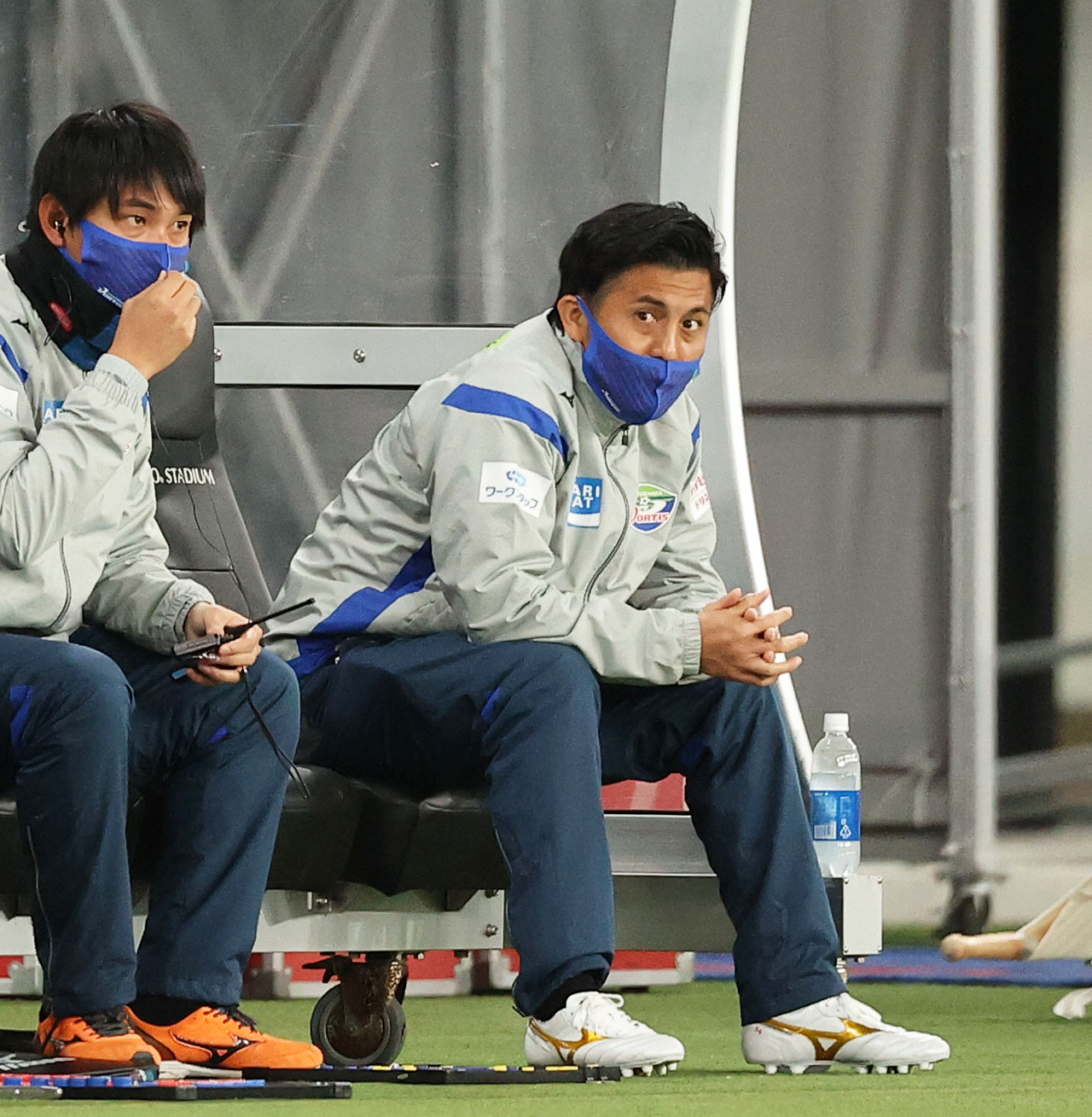 徳島の甲本偉嗣ヘッドコーチ（右）（2021年3月3日撮影）