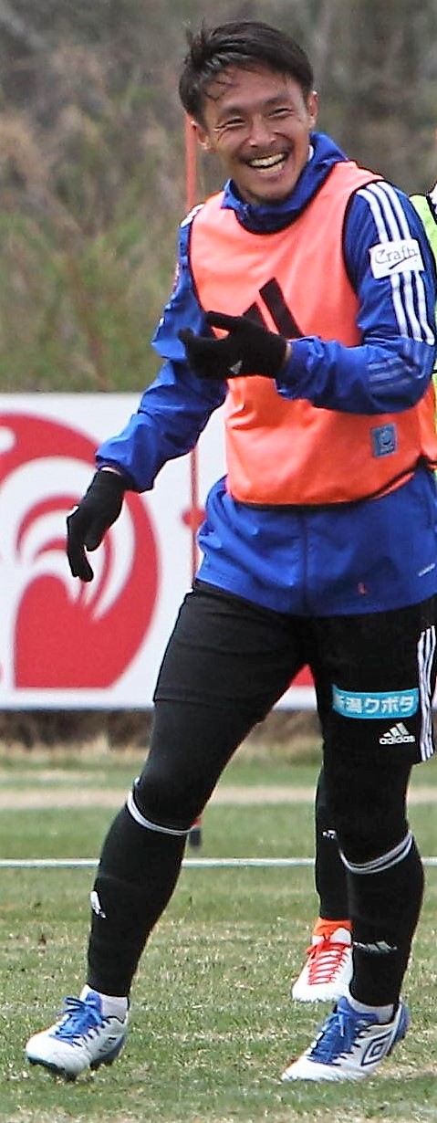 笑顔で練習に参加するMF島田（3月30日撮影）