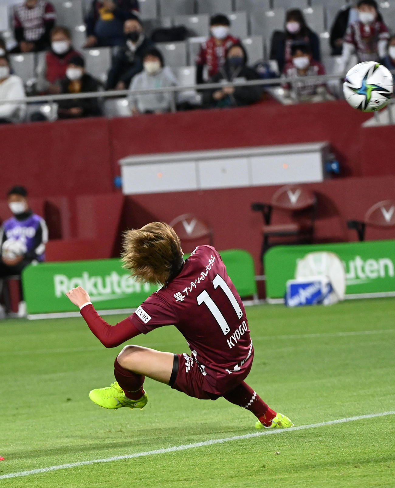 神戸対大分　前半、先制ゴールを決めた神戸FW古橋（撮影・前岡正明）