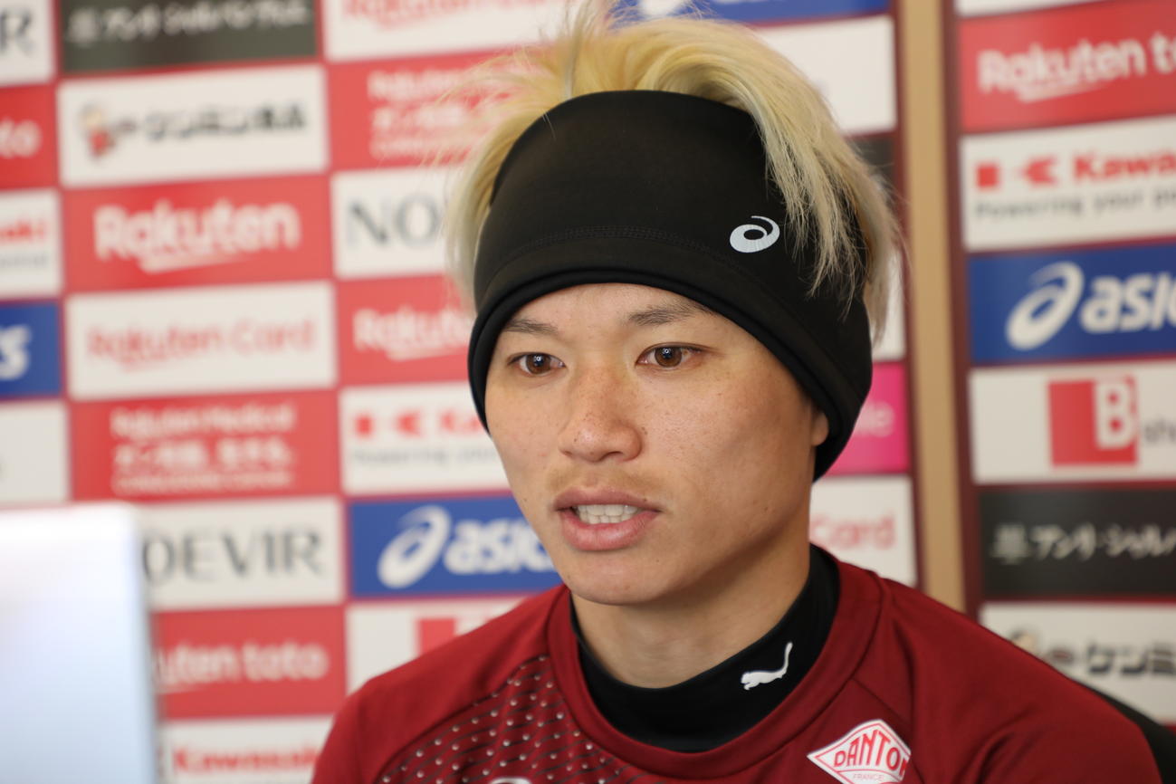 オンライン取材に応じる神戸FW藤本憲明（C）VISSEL KOBE
