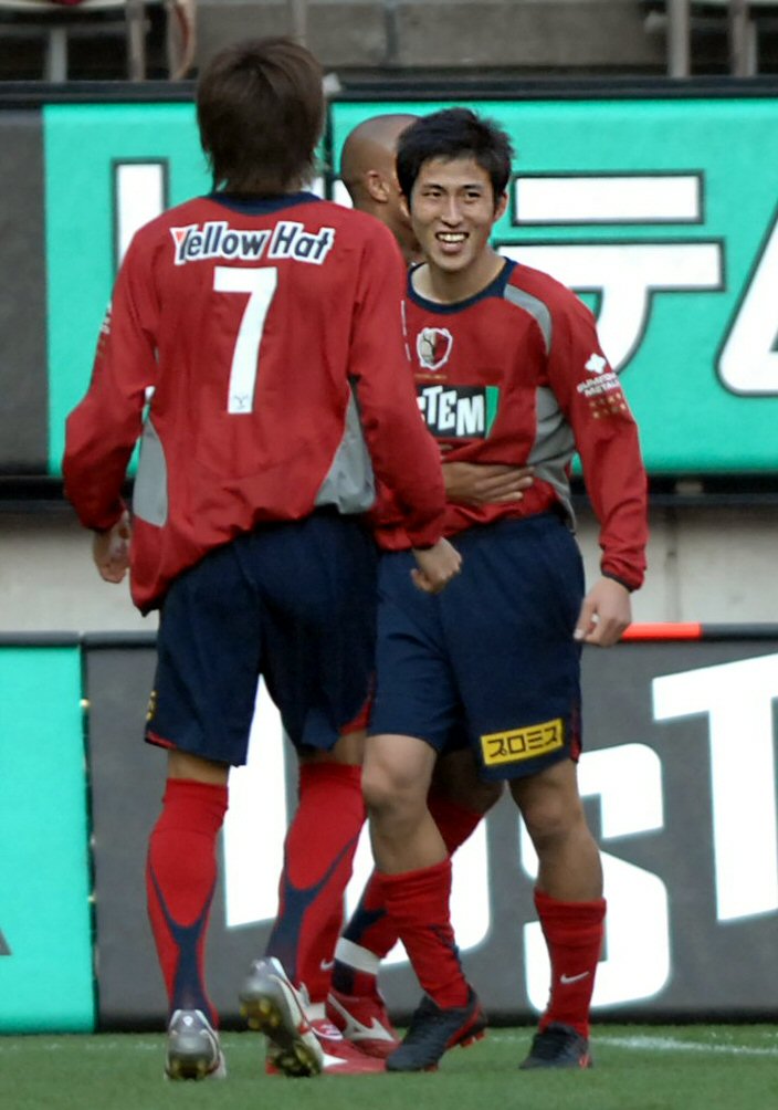 06年12月02日　2点目のゴールを決め喜ぶ鹿島MF野沢拓也