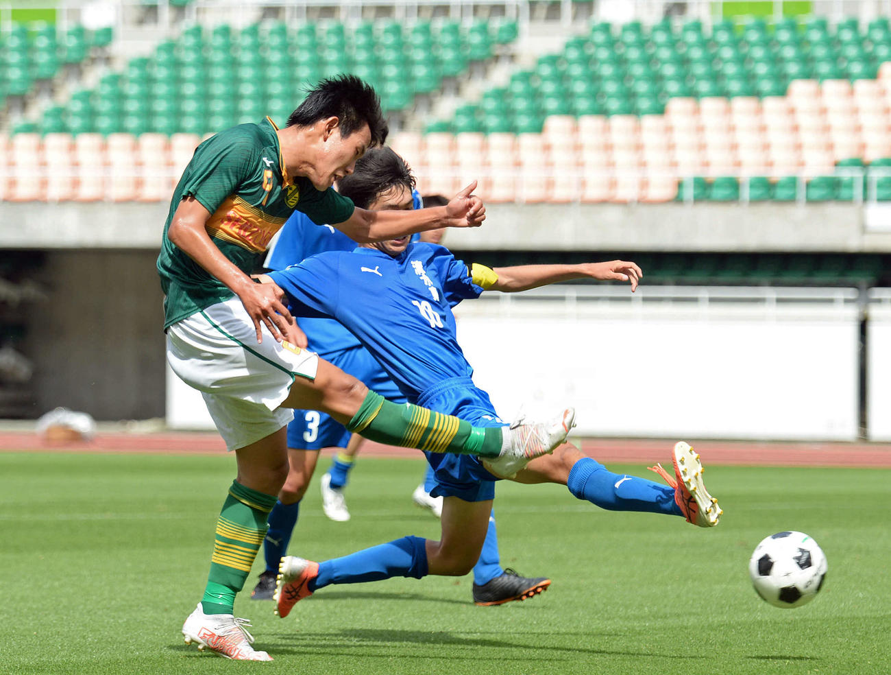 後半28分、同点ゴールを決める静岡学園MF松永