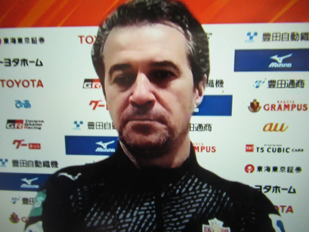 オンライン会見に臨む名古屋フィッカデンティ監督（C）N.G.E.