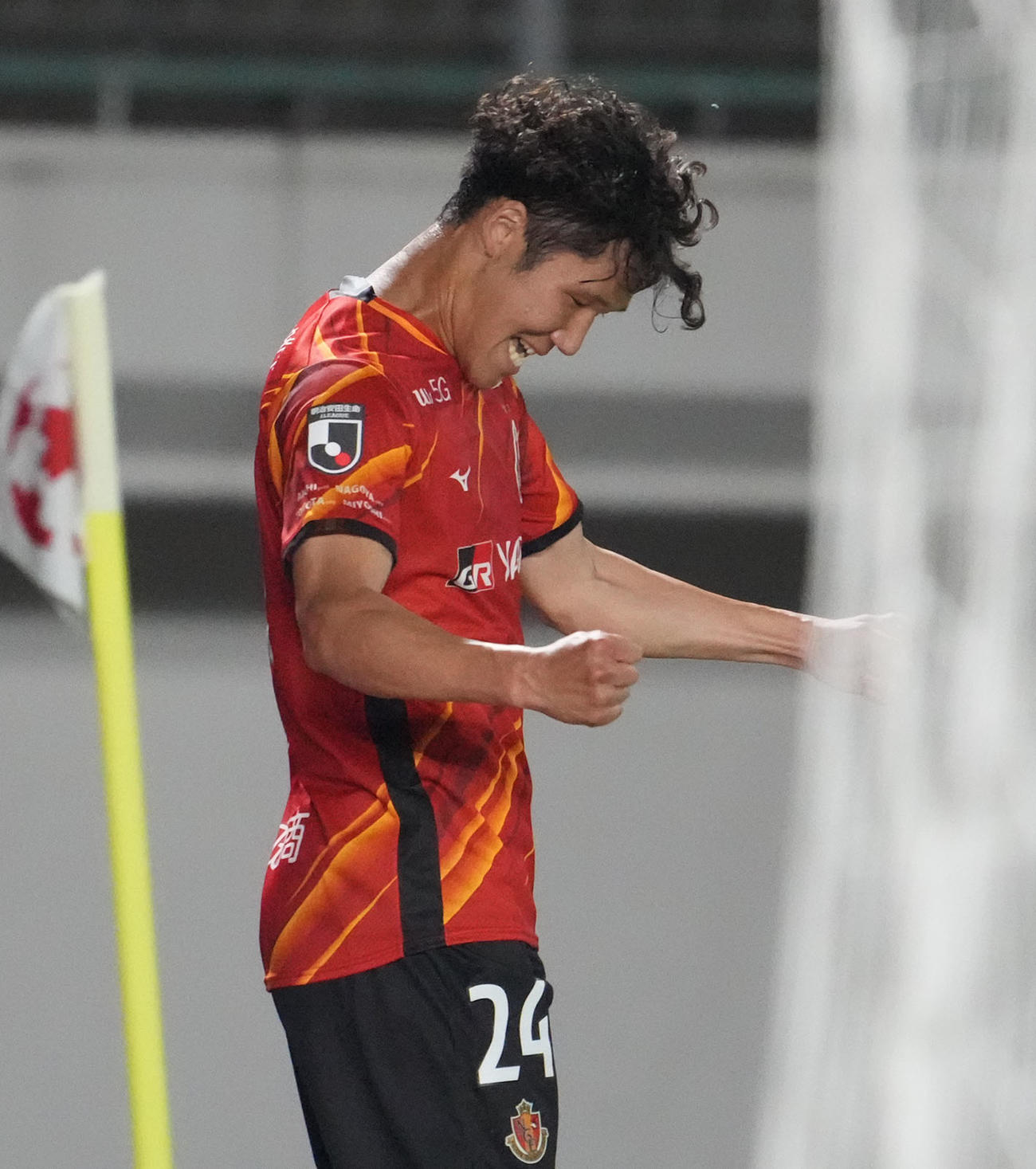 天皇杯2回戦　名古屋対三菱水島FC　後半、チーム4点目のゴールを決め喜ぶ名古屋石田（撮影・森本幸一）