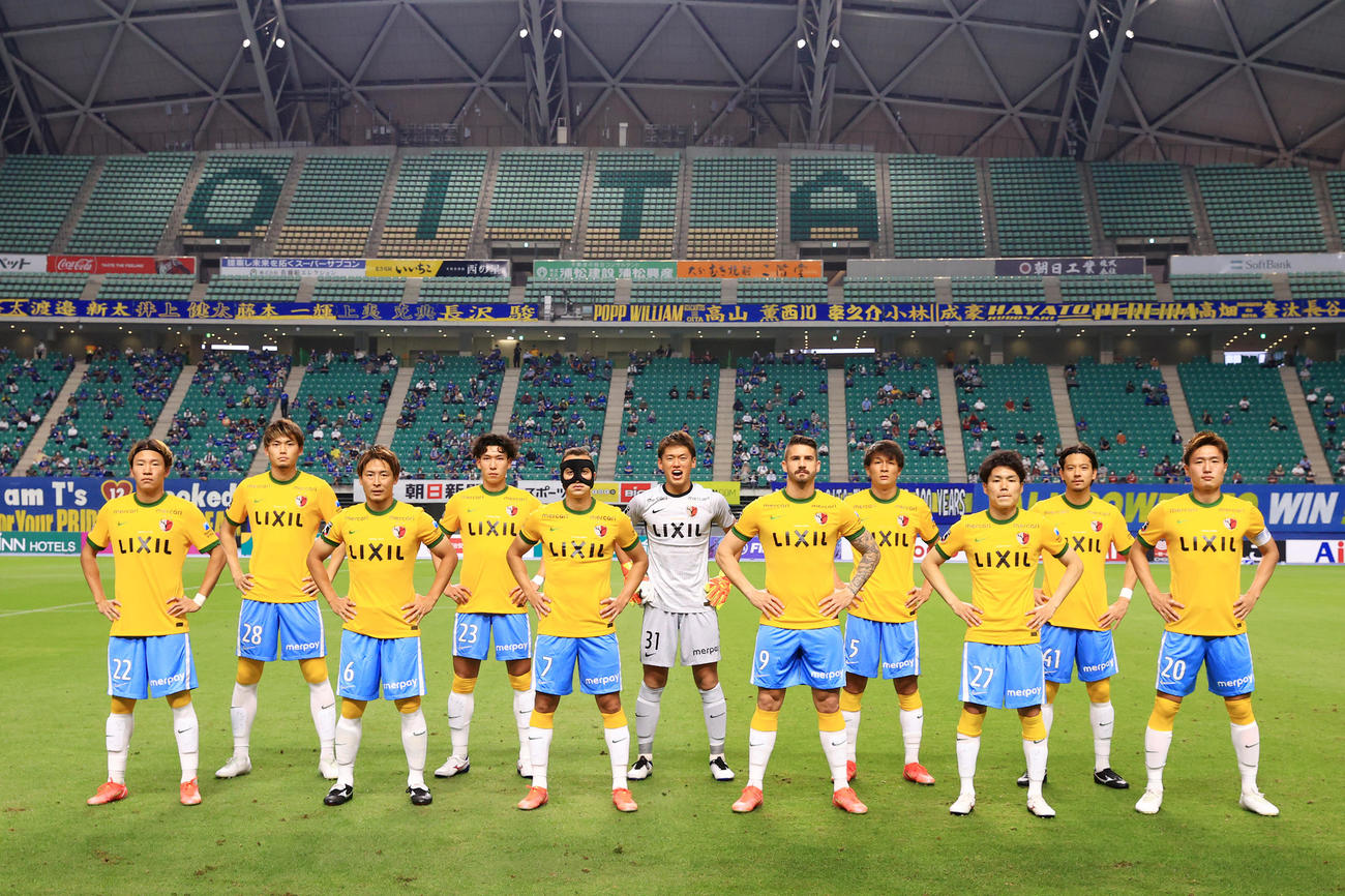 ブラジルからインスパイアを受けた黄色の3rdユニフォームで大分戦に臨んだ鹿島イレブン（Ｃ）KASHIMA ANTLERS
