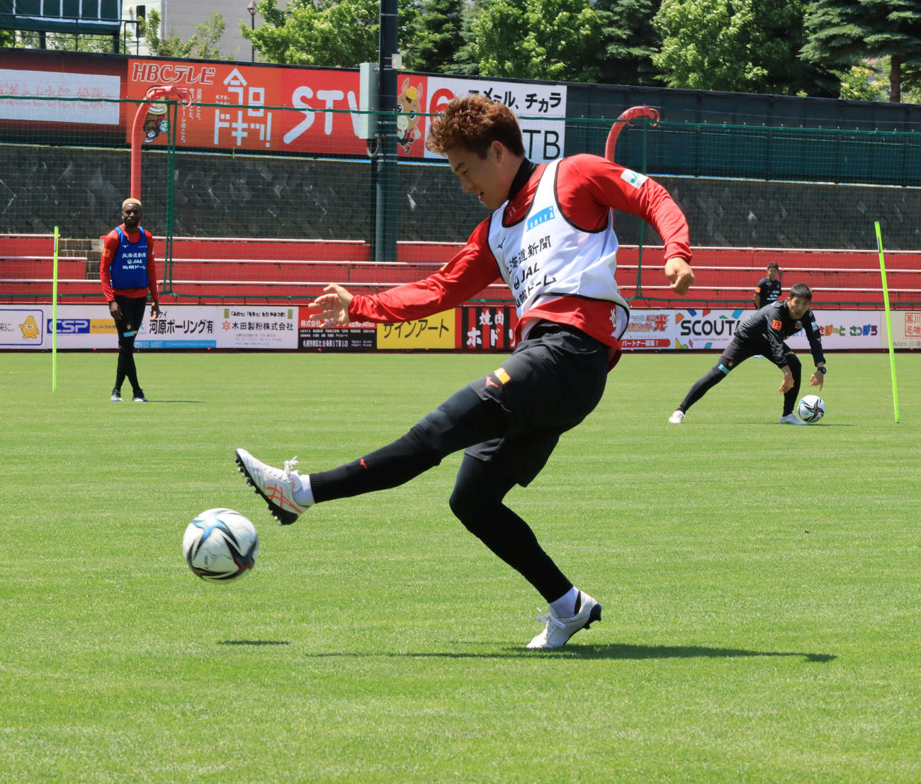 徳島戦に向けて練習する札幌MF高嶺（撮影・保坂果那）