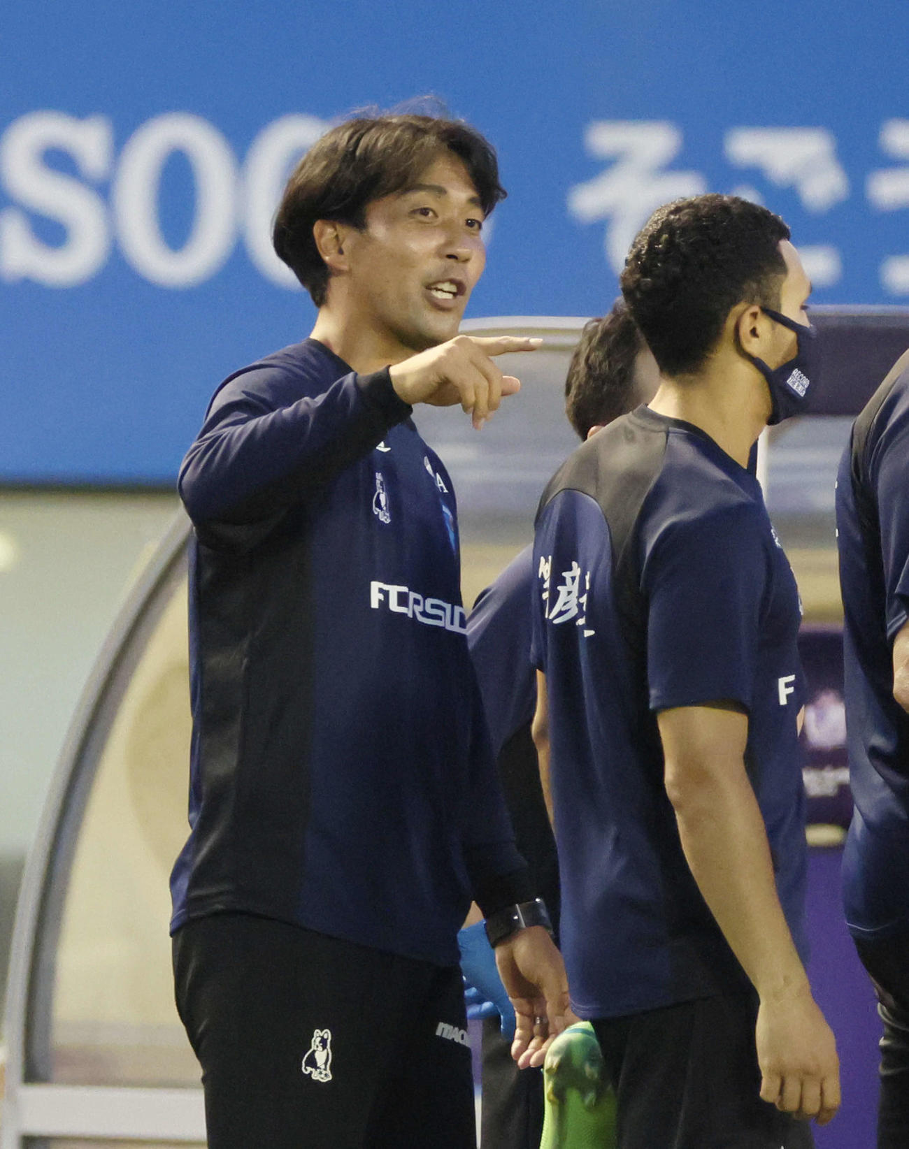 広島対横浜FC　後半　横浜FC早川監督（撮影・加藤孝規）