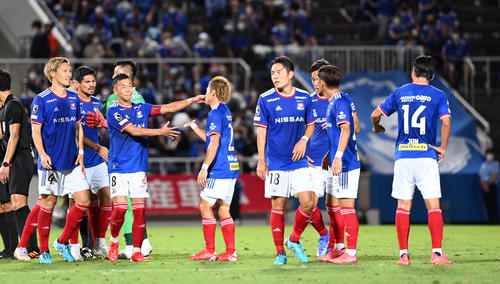 横浜対名古屋　名古屋に勝利し10戦負けなしの横浜（撮影・たえ見朱実）