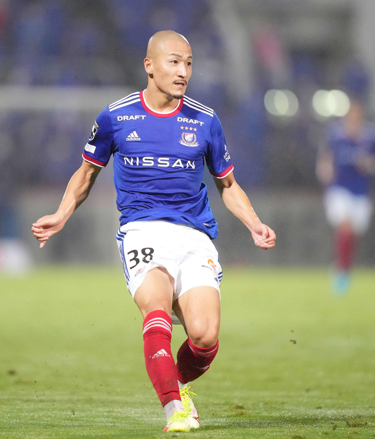 横浜対大分　後半、ゴールを決める横浜・前田（撮影・鈴木みどり）