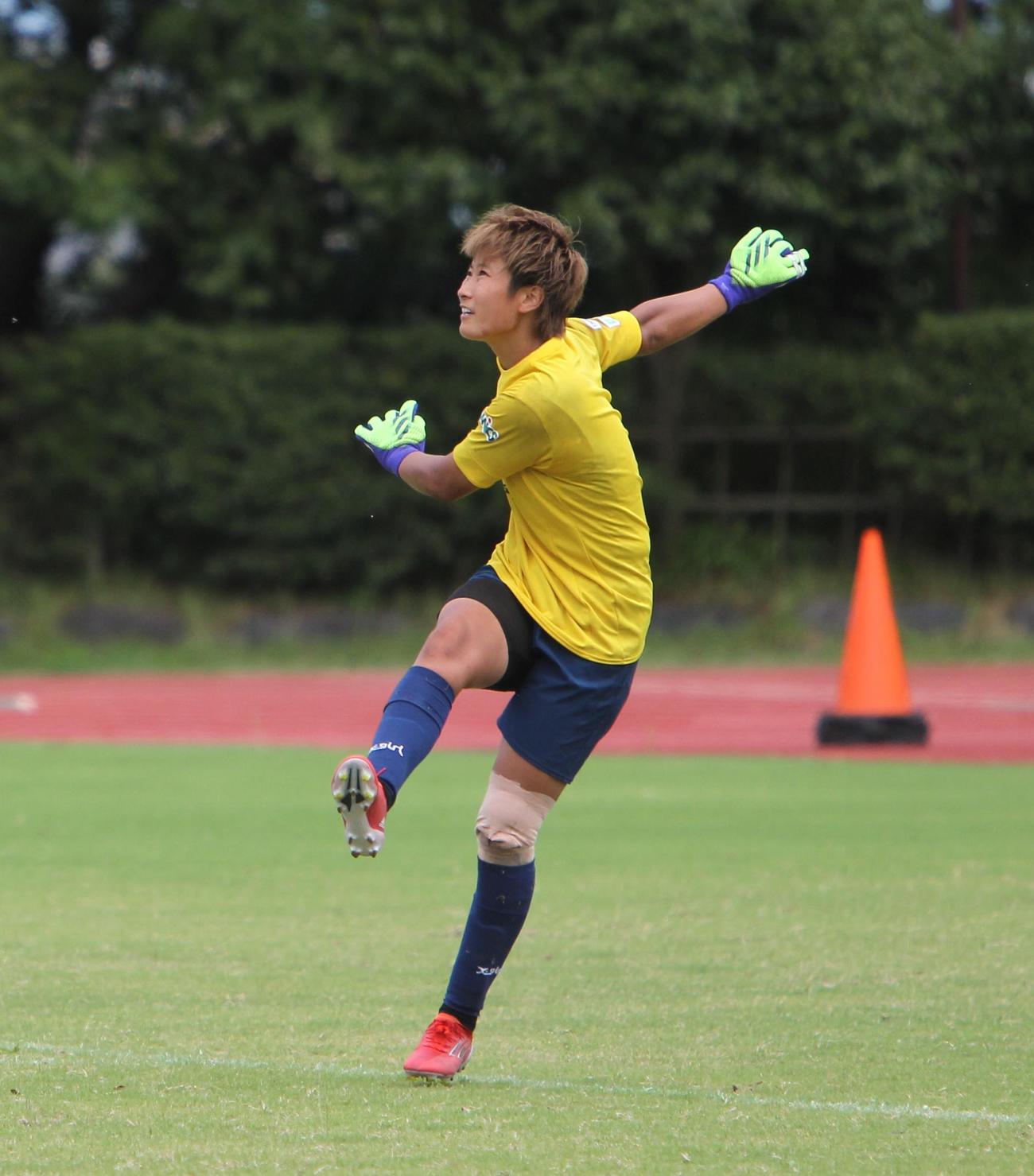 WEリーグ開幕に向け、始動した新潟LのGK平尾