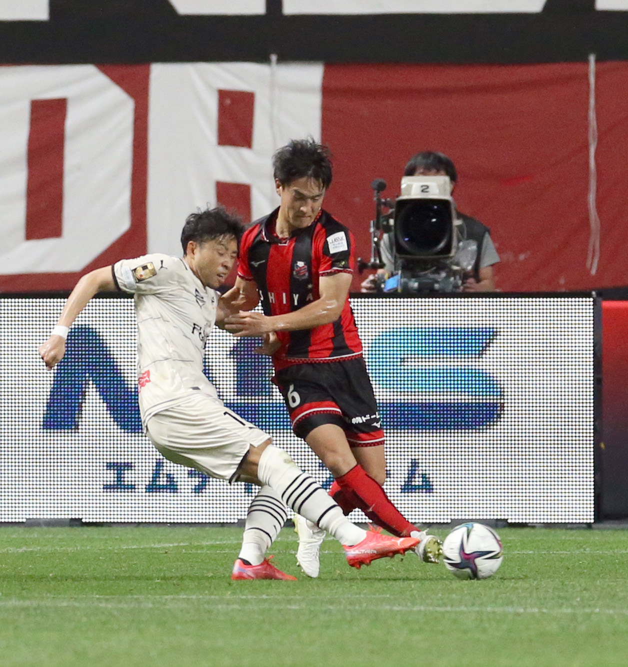 札幌対川崎F　前半、ゴールを決める川崎F小林（撮影・佐藤翔太）