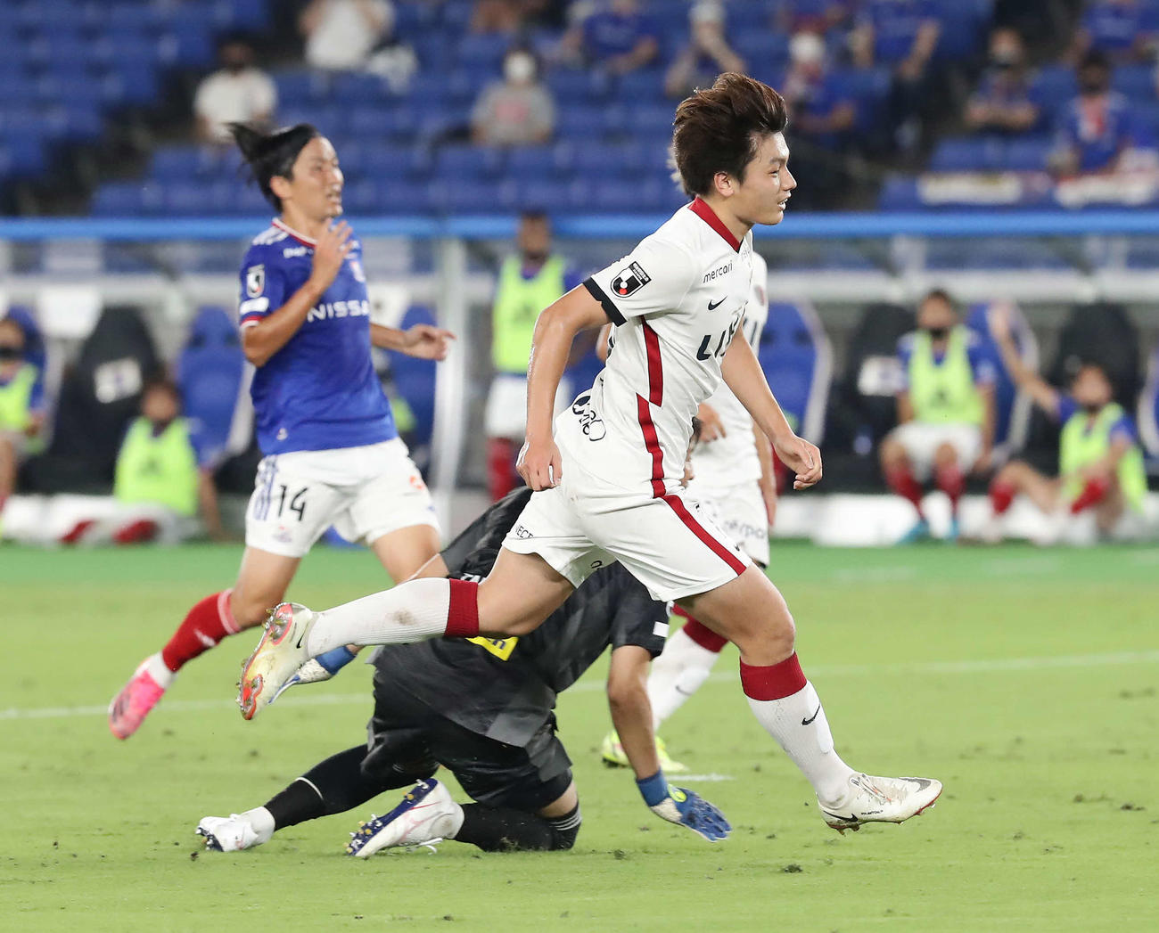 横浜対鹿島　前半、チーム2点目のゴールを決めた鹿島上田（撮影・丹羽敏通）