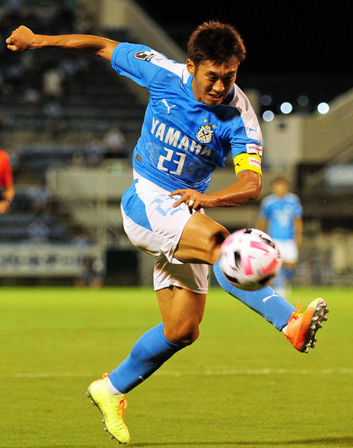 J2磐田、名波監督率いる松本に4発快勝 首位返り咲き 山本康裕先制弾