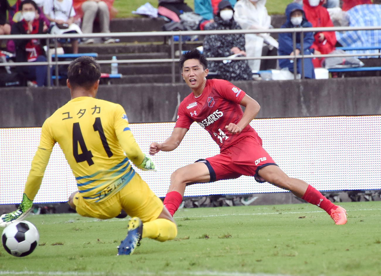 前半、落ち着いて追加点を沈めるいわきFC古川