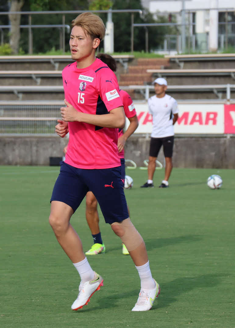 練習で汗を流すDF瀬古歩夢（21）（セレッソ大阪提供）＝2021年9月10日
